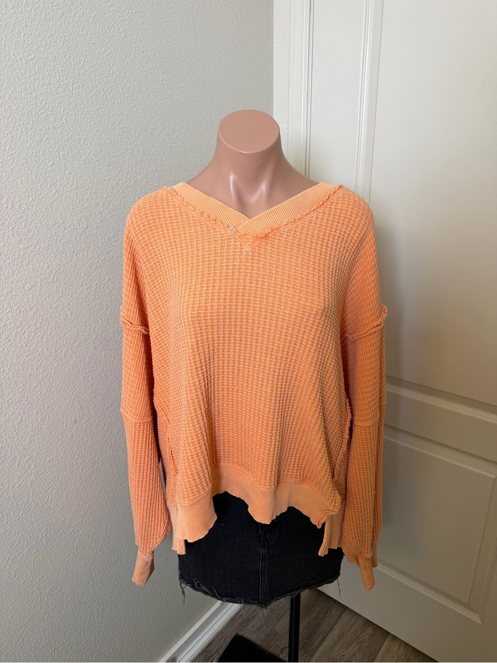 American Eagle Cotton Waffle Knit V-Neck Sweater - Peach Sz XL